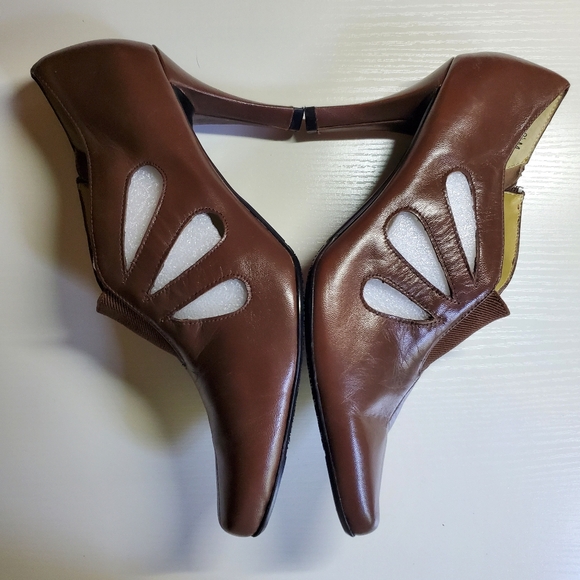 Bellini Brown Leather Cutout Pumps - Picture 4 of 10